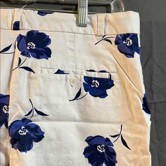 Banana Republic Floral White & Blue Shorts Women's Size 6 Whimsy - Picture 4 of 7